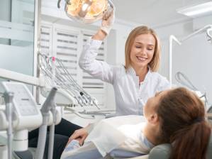 Zahnarztangst? Diese 5 Tipps helfen vor und während der Behandlung